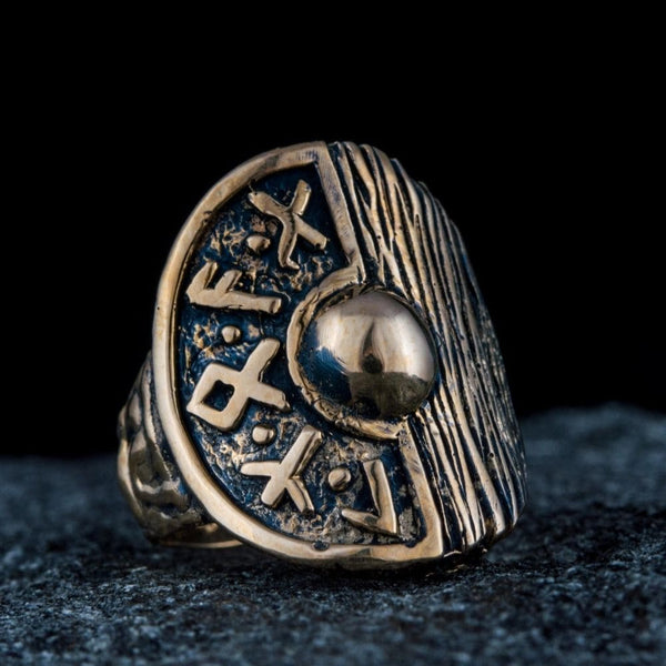 Bague en forme de bouclier viking en bronze