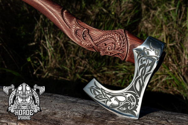 Tomahawk de style Viking forgé à la main en hickory, à haute teneur en carbone/faible teneur en carbone, hache faite à la main, tomahawk personnalisé, OOAK, tomahawk forgé à la main Tomahawk de style Viking forgé à la main en hickory, à haute teneur en carbone/faible teneur en carbone, hache faite à la main, tomahawk personnalisé, OOAK, tomahawk forgé à la main