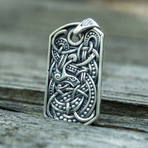 Amulette viking décorée de motifs scandinaves